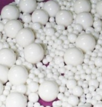 Microsferas de alumina resistentes al desgaste que duran mucho tiempo en entornos industriales