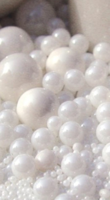 Microsferas de alumina resistentes al desgaste que duran mucho tiempo en entornos industriales