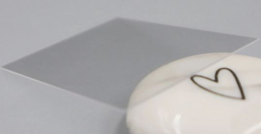 Cerámica transparente de aluminio