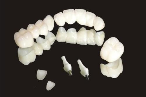 CERÁMICA DEL DIÓXIDO DE CIRCONIO PARA LA ODONTOLOGÍA